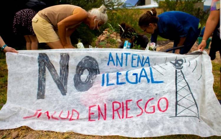 Estancia Vieja: Acusan al Jefe Comunal de ser parte del negociado de la antena telefónica