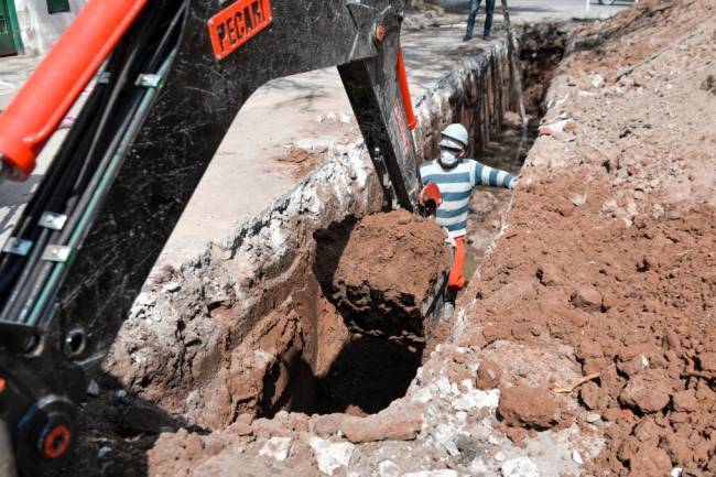 Setenta años tenía el caño cloacal que debieron reemplazar en barrio General Bustos