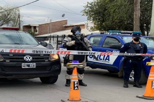 Villa Giardino: siguen los escándalos. Policía involucrada en narcomenudeo y excomisario amenazado de muerte