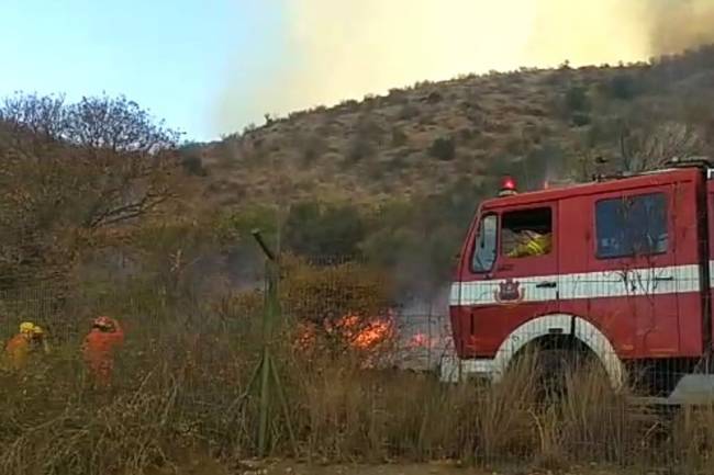 Incendios: se sigue trabajando en los departamentos Santa María y Cruz del Eje