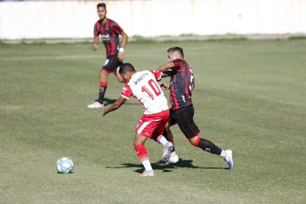 Instituto perdió y se olvida del ascenso.