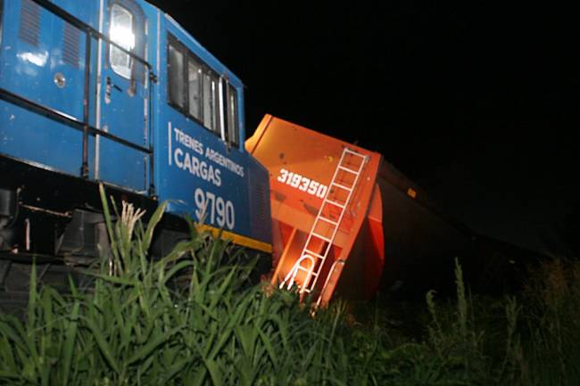 Descarriló un tren con toneladas de soja cerca de Arroyito