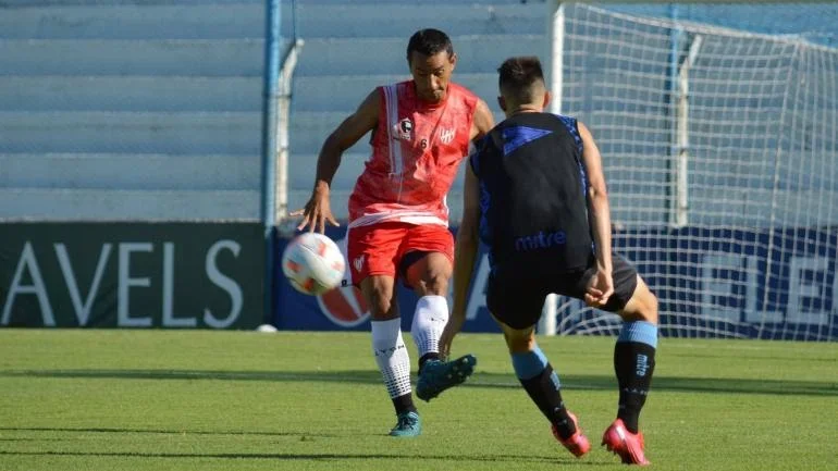 Instituto y Estudiantes de Río Cuarto empataron 2 a 2  en un amistoso