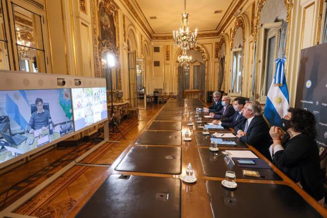 El Presidente está reunido por videoconferencia con Schiaretti, 10 gobernadores  más y el jefe de Gobierno porteño