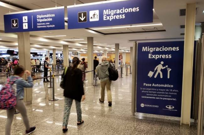 Con el fin de acelerar el regreso de argentinos del exterior, habilitarán vuelos especiales