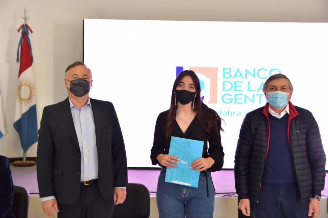 Microemprendedores villamarienses recibieron créditos de la Provincia