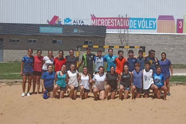La pre-selección de beach handball de Córdoba empezó su entrenamiento en Alta Gracia