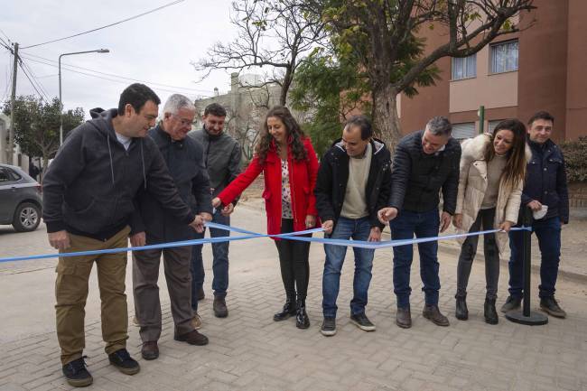 Habilitaron el adoquinado de 320 viviendas