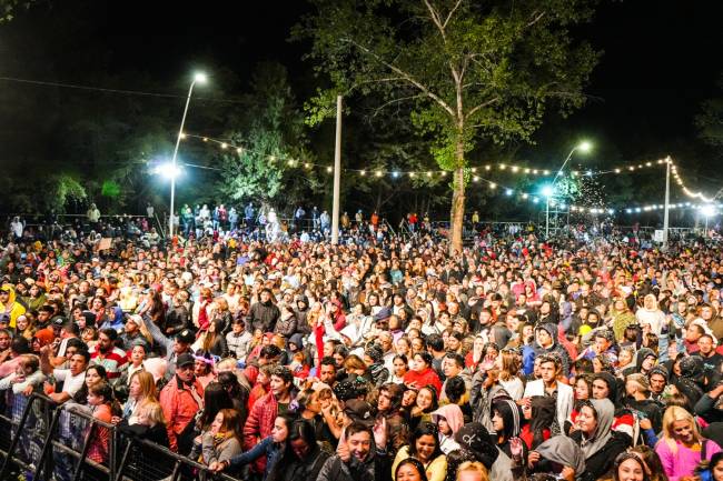 Miles de personas disfrutaron de los Carnavales del Rio en Santa Rosa de Calamuchita