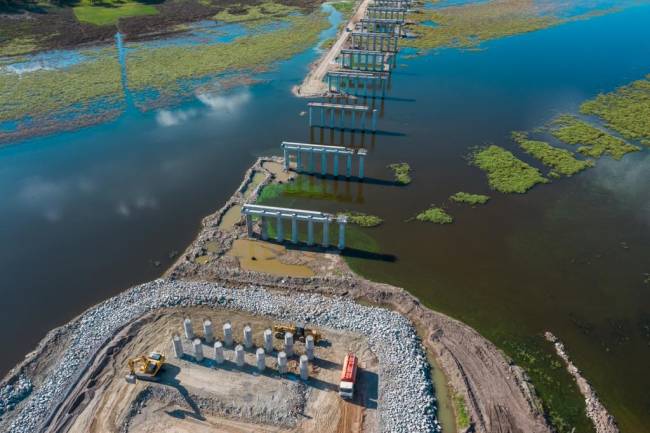 Gran avance de la construcción del nuevo puente sobre el lago San Roque