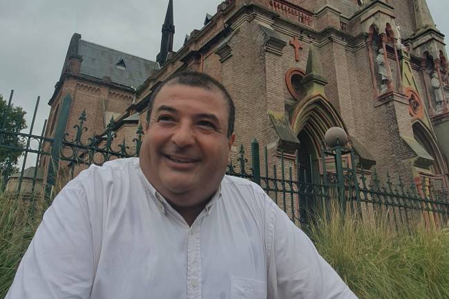 Nicolás García:  "Quiero que Villa Allende siga teniendo alma de pueblo"