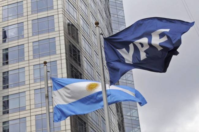 Una jueza de Estados Unidos falló en contra de la Argentina y el costo por expropiación de YPF se eleva a US$16.000 millones