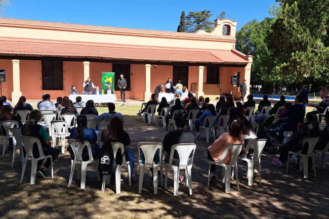 Vecinos de Mendiolaza recibieron créditos que impulsan el progreso