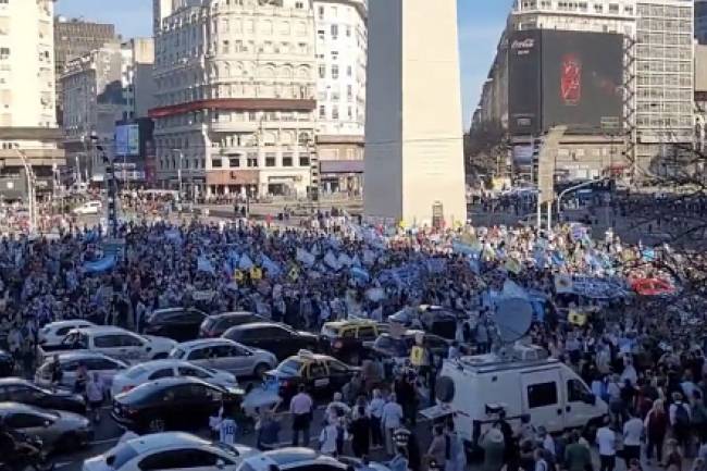Miles de argentinos se manifestaron en contra el Gobierno Nacional