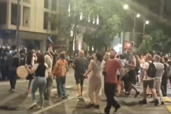 Cacerolazos en Córdoba: incidentes entre la Policía y los manifestantes