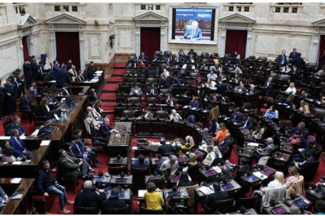 El Gobierno convocó al plenario de comisiones para dar tratamiento a la Ley Ómnibus en la Cámara de Diputados