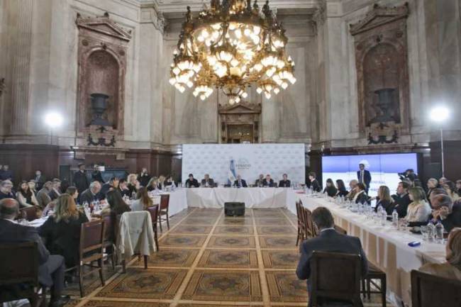 Esta semana, el oficialismo espera lograr el dictamen sobre la Ley de Bases y el paquete fiscal