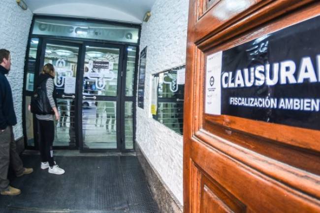 Por denuncias de vecinos, clausuraron la clínica Chutro