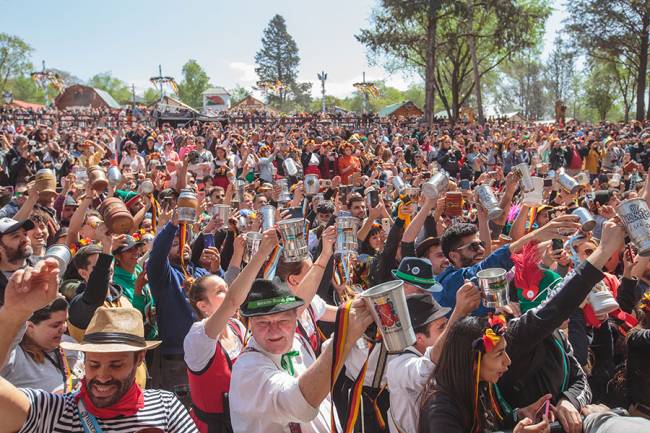 Villa General Belgrano: Confirmaron los artistas que participarán del Oktoberfest 2024