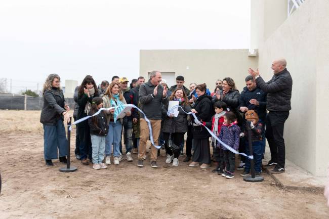 El Intendente De Rivas entregó 6 casas nuevas