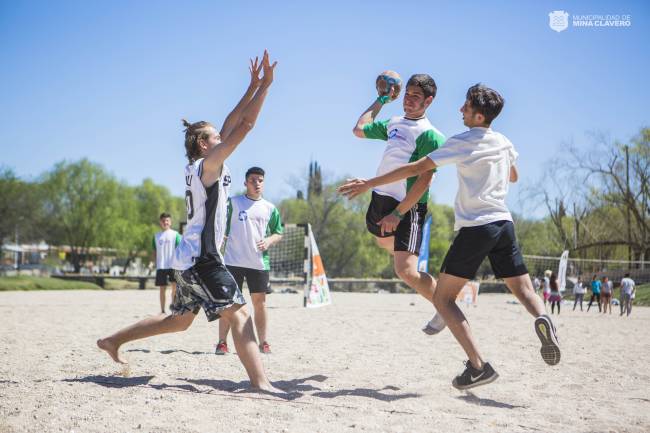 Jóvenes del Valle de Traslasierra se preparan para la Estudiantina 2024