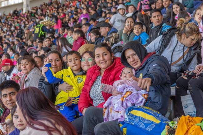 Una multitud copó el Kempes para festejar el Día del Niño