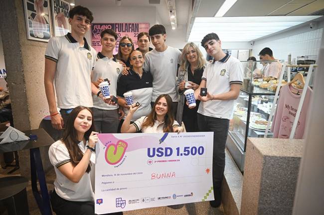 Estudiantes cordobeses premiados por transformar la borra de café en jabones