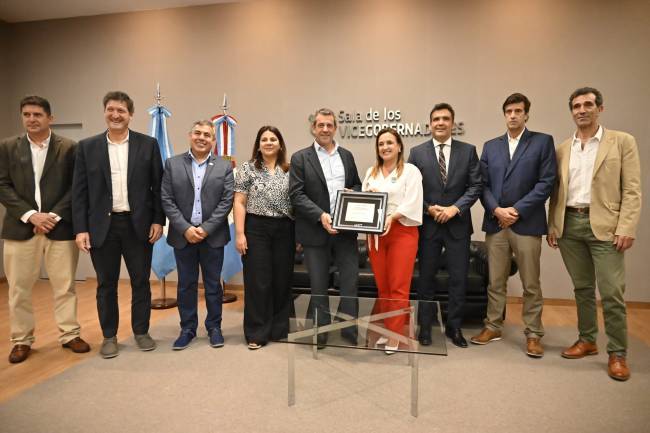 La Legislatura provincial entregó reconocimiento al Sanatorio Allende