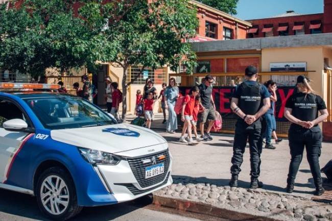 La Guardia Urbana Municipal montó un Corredor Seguro en tres instituciones educativas