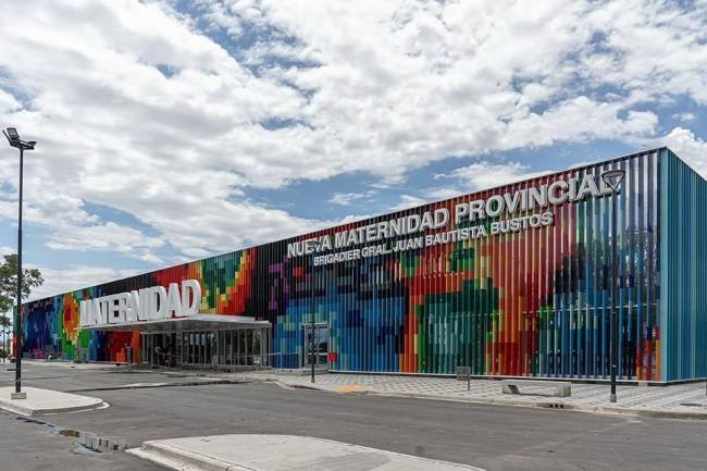 En Córdoba, realizaron una novedosa cirugía intrauterina a un bebé antes de su nacimiento