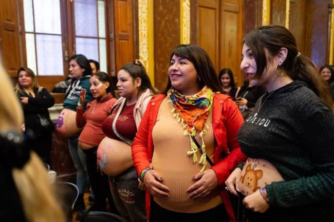 El Gobierno provincial aumentará la asignación por embarazo