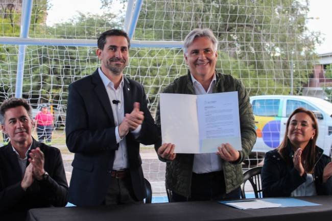 En su 1ra visita oficial a La Calera el Gobernador Llaryora aunció junto a Rambaldi nuevas obras para la ciudad