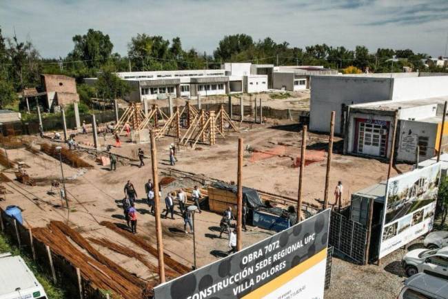 Villa Dolores: Llaryora supervisó el avance de la Sede Regional de la Universidad Provincial