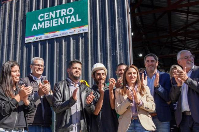 La ministra Flores inauguró  un nuevo Centro Ambiental en Tanti
