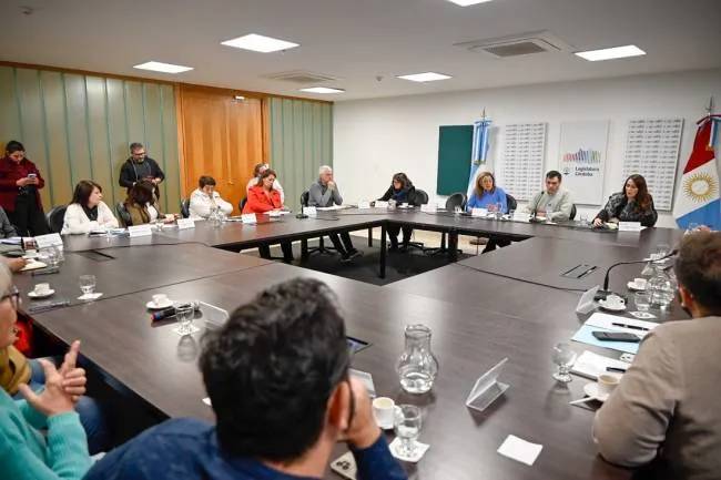 La Unicameral avanza en un régimen integral para familias de acogida en Córdoba