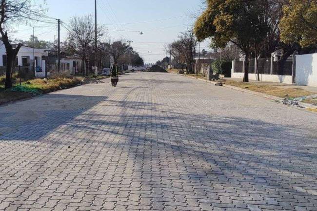 Obras estratégicas mejorarán el tránsito y la infraestructura escolar en Huinca Renancó