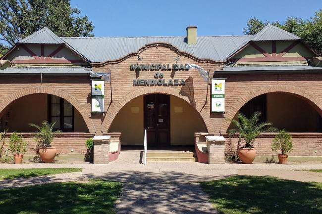 Mendiolaza: Se firmó convenio con quienes estarán a cargo de finalizar las Aulas del IPEM N.º 317 