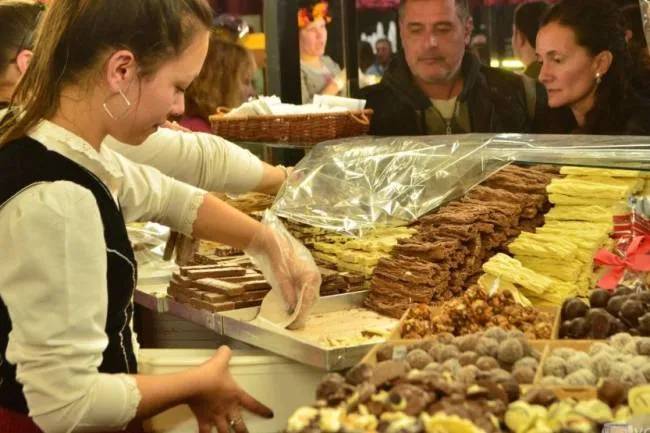La Fiesta del Chocolate Alpino vuelve a llenar de sabor, música y tradición el invierno en Villa General Belgrano