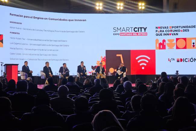 Dellarossa participó del Smart City Expo y de una cumbre por tarifas eléctricas equitativas