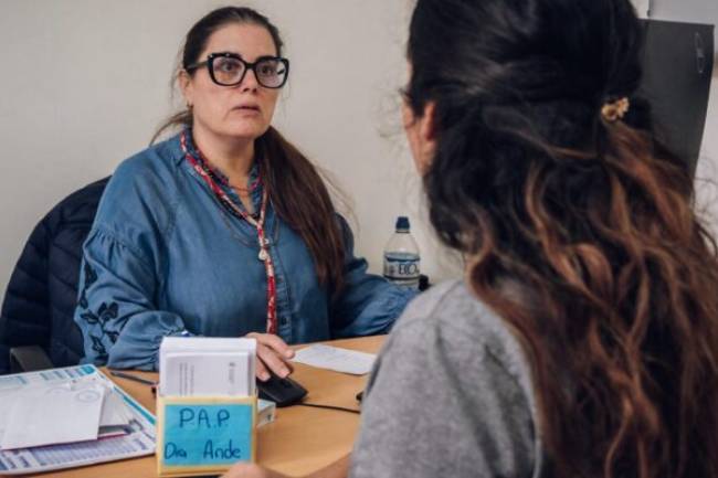 Frente al recorte nacional, la Municipalidad garantiza salud sexual para 30 mil mujeres