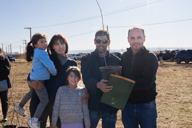 Entrega de lotes y nuevas infraestructuras en Juárez Celman