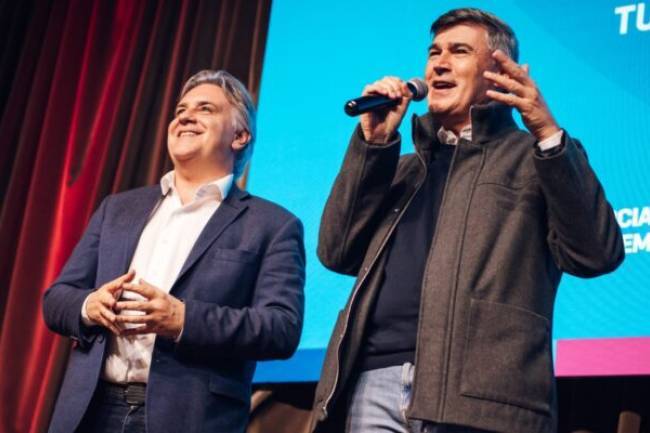 Vecinos de 12 barrios de La Docta recibieron sus escrituras definitivas