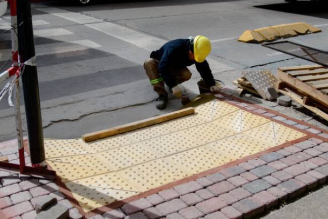 Nuevas rampas en el centro de Córdoba para mejorar la movilidad y la inclusión