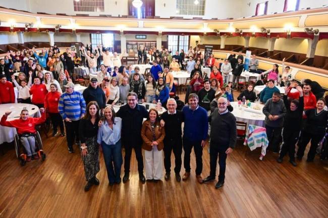 Unidos por la inclusión: Más de 20 cooperativas se reunieron en Devoto para generar empleo con impacto social