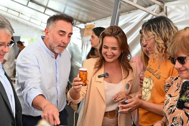 Prunotto participó de la Primera Expo Apícola de Media Naranja