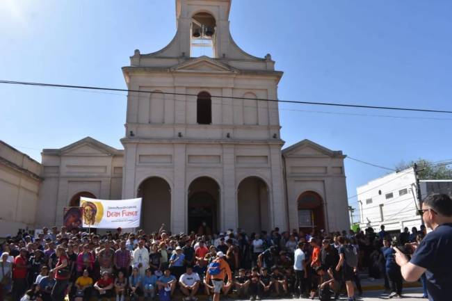Más de 800 jóvenes caminaron a tierra santa  en honor al Santo Brochero