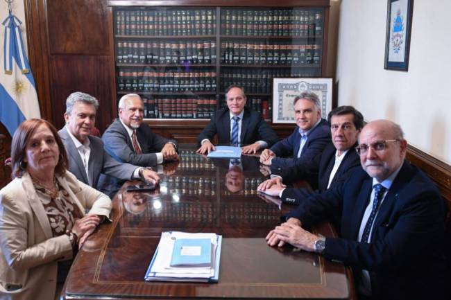 Llaryora y Sadir respaldan corte federal de biocombustibles