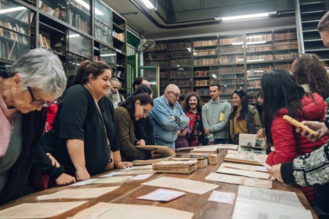 Magia entre libros y poesía:La Docta vivió una nueva Noche de las Bibliotecas