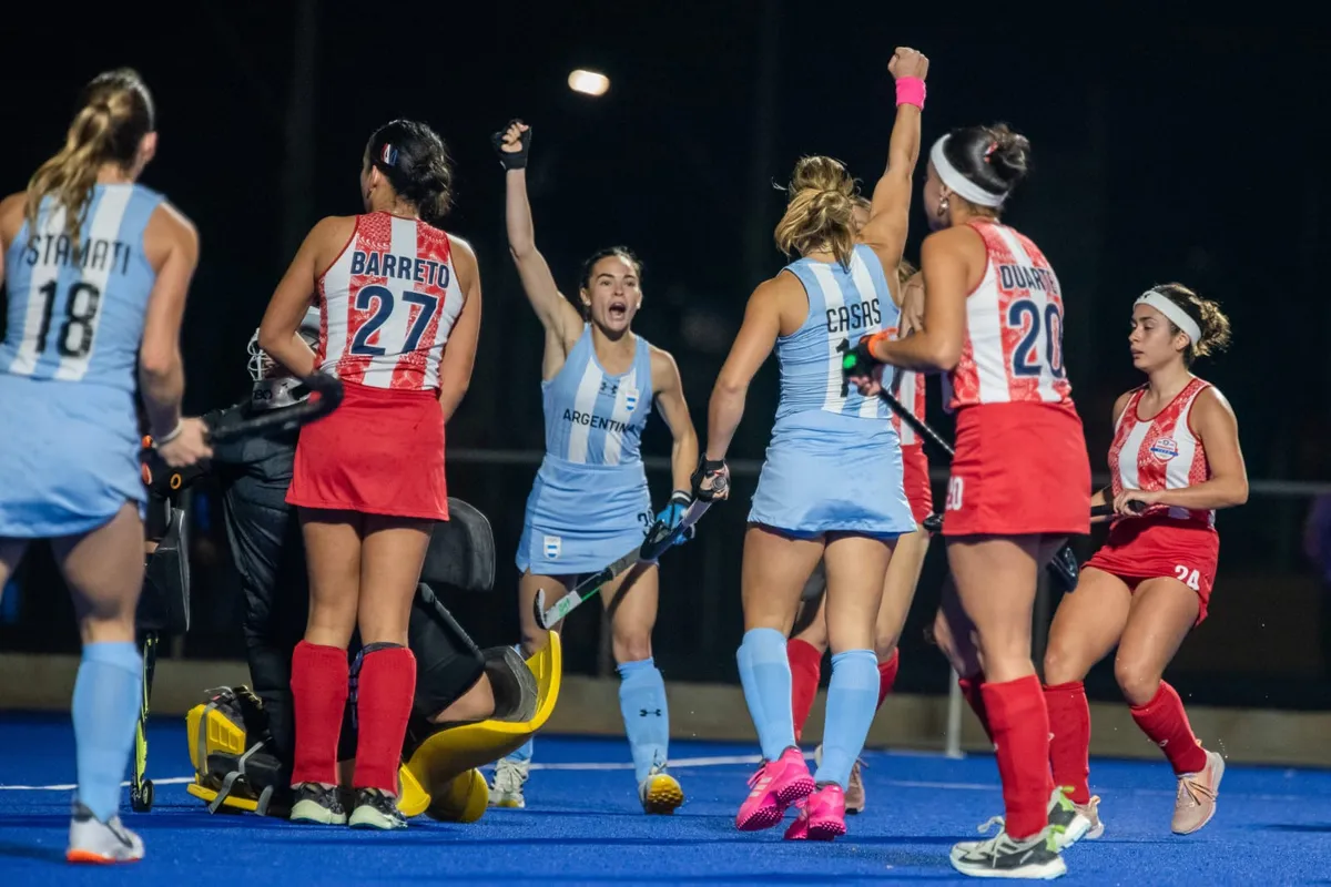 Hockey: Leoncitas afilan sus garras