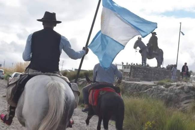 Un domingo a puro folklore en Villa Cura Brochero